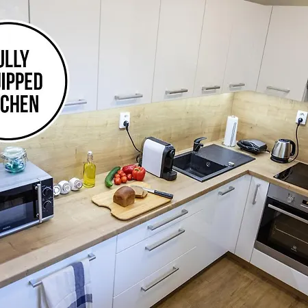 Apartmán * Premium Apt * Netflix, Self Check-in & Parking *