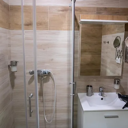 Apartamento * Premium Apt * Netflix, Self Check-in & Parking