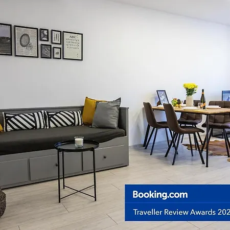 公寓 * Premium Apt * Netflix, Self Check-in & Parking