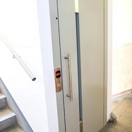 * Premium Apt * Netflix, Self Check-in & Parking Ostrava