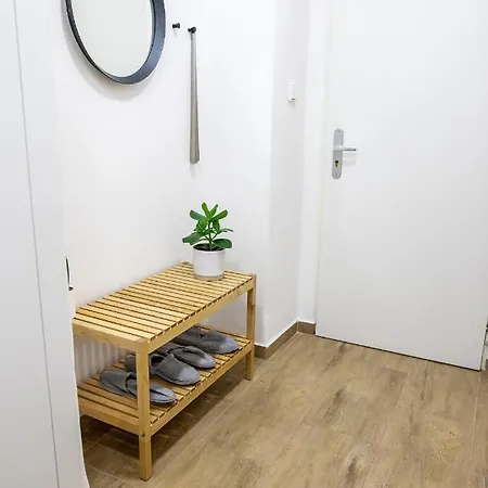 * Premium Apt * Netflix, Self Check-in & Parking Ostrava