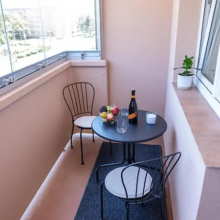 * Premium Apt * Netflix, Self Check-in & Parking Apartamento Ostrava